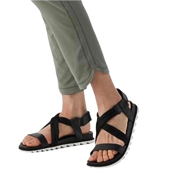 Sorel Roaming Women Flat Sandal Sz 9.5 White Fabric/Leather Adjustable Strap New - Picture 2 of 8